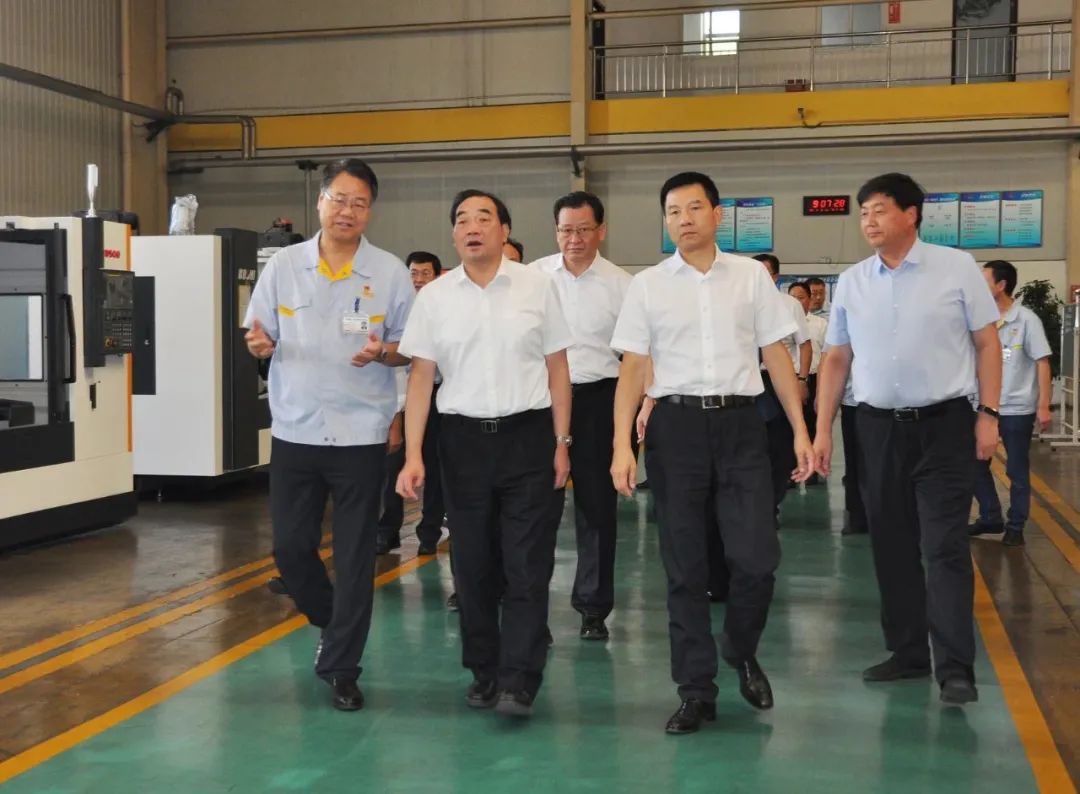 徐州市党政代表团一行莅临william威廉中文官网集团宝鸡机床考察调研