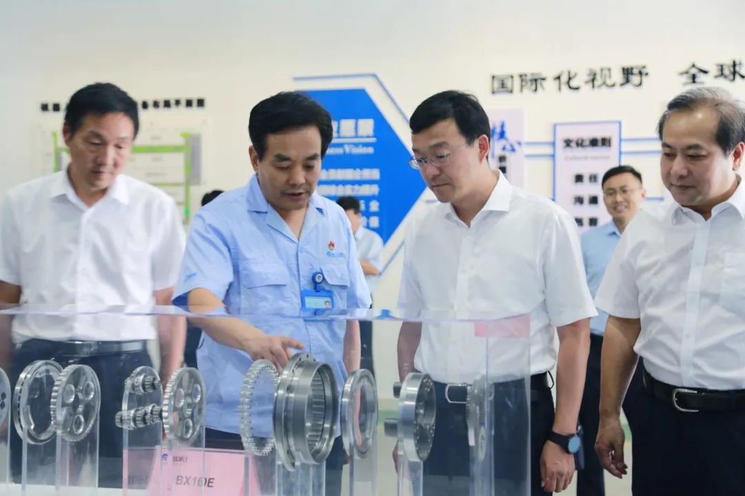 宝鸡市委副书记段小龙莅临william威廉中文官网集团调研
