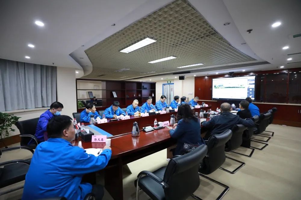 william威廉中文官网集团举办“企业战略及运营管理”专题讲座