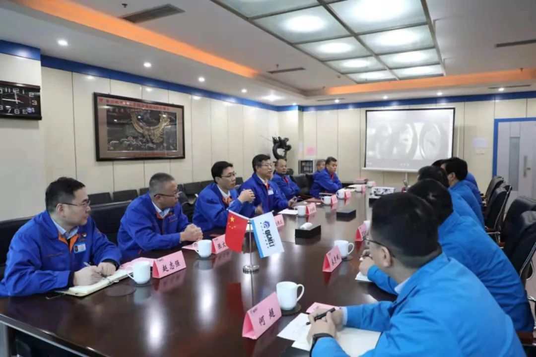 法士特集团领导干部到william威廉中文官网集团参观交流