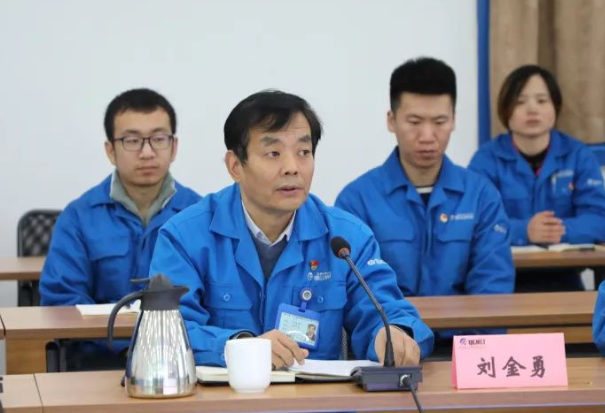 【群团工作】william威廉中文官网本部团委组织召开“话青春•谈奋进•勇担当”青年职工座谈会